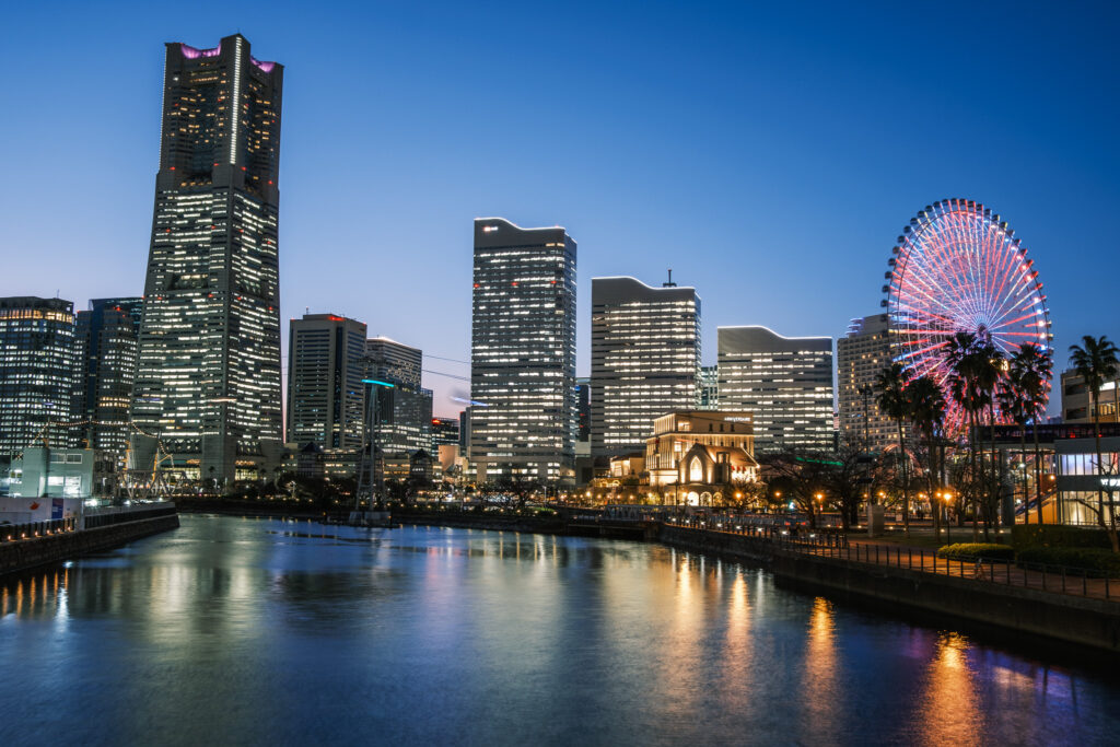万国橋から見たランドマークタワーと観覧車の夜景