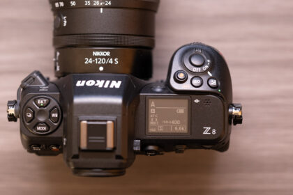 上から見た Nikon Z8 と NIKKOR Z 24-120mm f/4 S